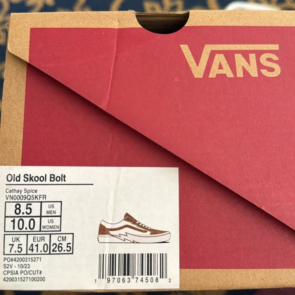 Vans Men's Low-Top Casual Sneakers in White and Tan